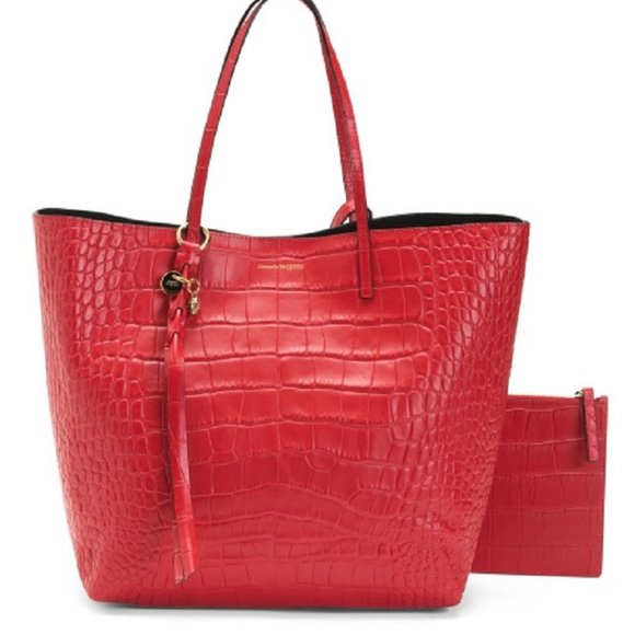New Authentic Alexander McQueen Croco Tote Bag w/ Gold Skull Charm Red Leather - Picture 2 of 11